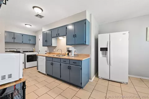 109 E 149th St, Glenpool, OK 74033 photo 8