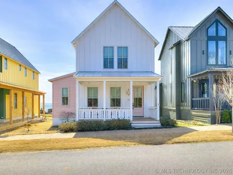 70 Hill St, Carlton Landing, OK 74432