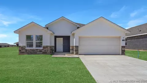 1708 S 22nd St, Broken Arrow, OK 74011