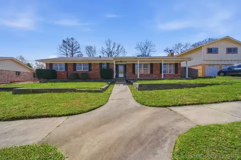 5728 E 62nd St, Tulsa, OK 74136
