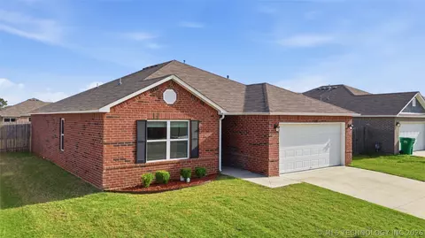 8501 E 162nd St S, Bixby, OK 74008