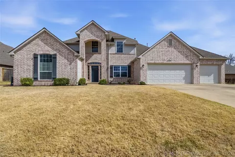 1202 Fairway St, Claremore, OK 74019