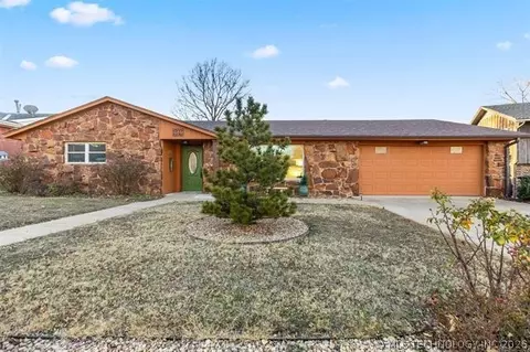 1045 Rolling Mdws, Bartlesville, OK 74006