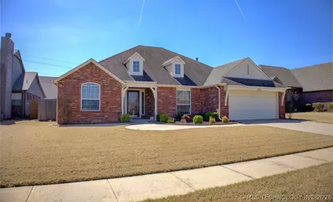 2101 E Princeton St, Broken Arrow, OK 74012