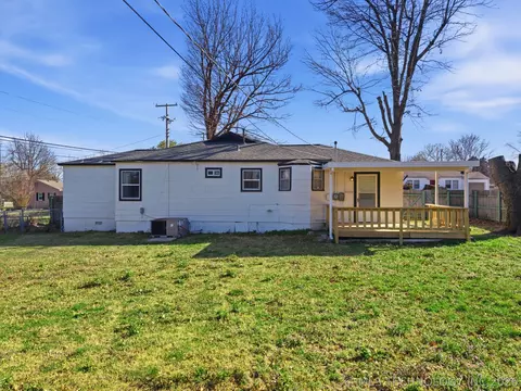 Exterior - 5335 E 4th Ter S, Tulsa, OK 74112 photo 6 of 8