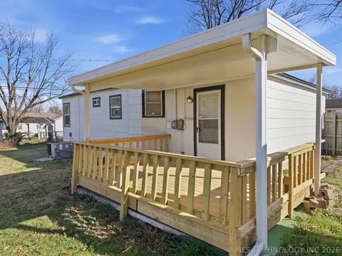 Exterior - 5335 E 4th Ter S, Tulsa, OK 74112 photo 5 of 8