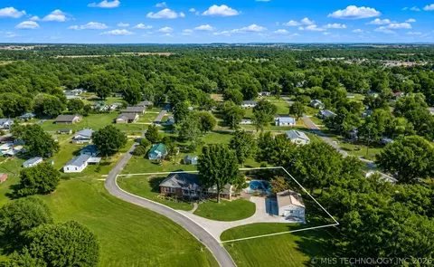 View/Area - 1002 W Knisley Ave, Checotah, OK 74426 photo 9 of 9