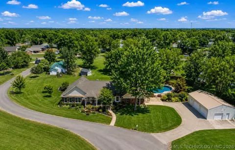 View/Area - 1002 W Knisley Ave, Checotah, OK 74426 photo 8 of 9
