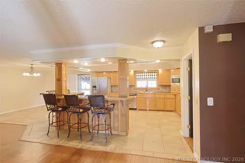 Kitchen - 1002 W Knisley Ave, Checotah, OK 74426 photo 1 of 10