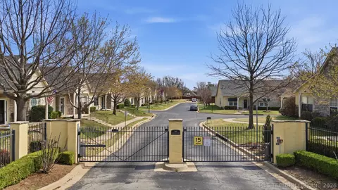 8410 E 74th Ct, Tulsa, OK 74133