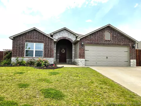 1203 W Missouri Ave, Claremore, OK 74019
