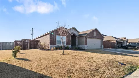 1203 W Missouri Ave, Claremore, OK 74019