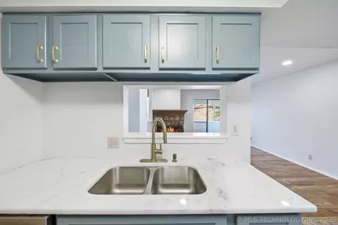 Kitchen - 6364 S 80th East Avenue G, Tulsa, OK 74133 photo 4 of 6