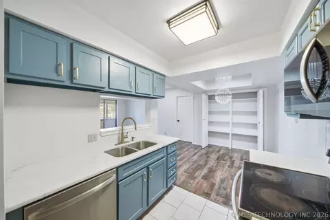Kitchen - 6364 S 80th East Avenue G, Tulsa, OK 74133 photo 1 of 6