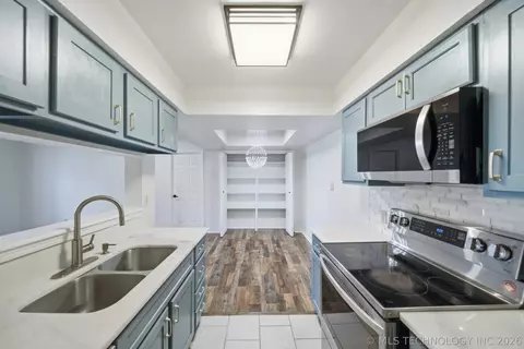 Kitchen - 6364 S 80th East Avenue G, Tulsa, OK 74133 photo 6 of 6