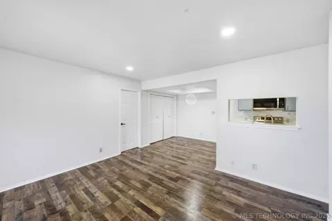 Living - 6364 S 80th East Avenue G, Tulsa, OK 74133 photo 3 of 5