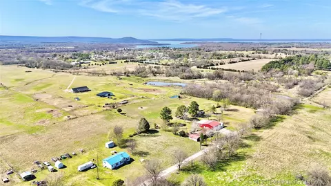 10098 N County Road 4295 Rd, Quinton, OK 74561