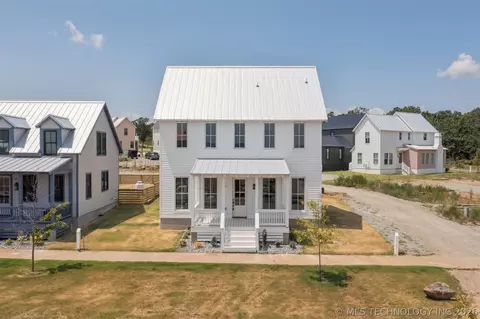 39 Lower Greenway, Carlton Landing, OK 74432