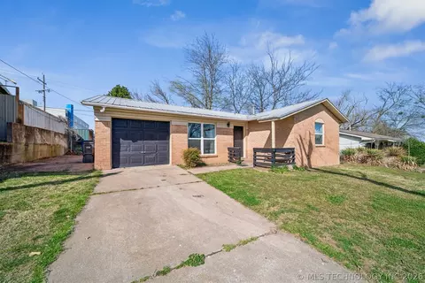18533 E Admiral Blvd, Catoosa, OK 74015