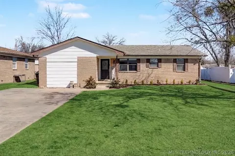 712 W 5th St, Skiatook, OK 74070