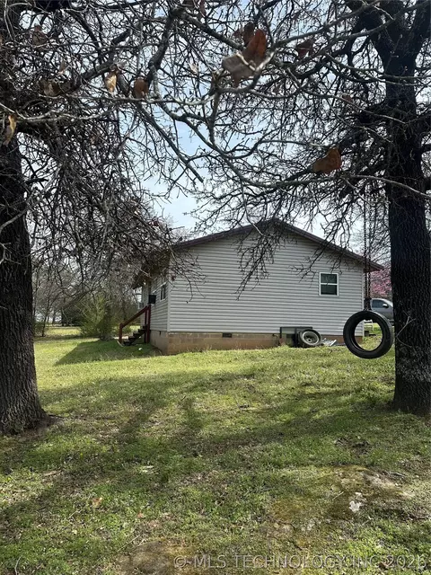 Exterior - 430914 E 1058 Rd, Warner, OK 74469 photo 4 of 5