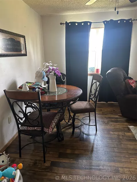 Dining - 430914 E 1058 Rd, Warner, OK 74469 photo 1 of 2