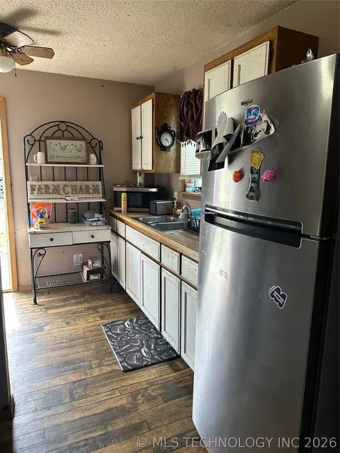 Kitchen - 430914 E 1058 Rd, Warner, OK 74469 photo 2 of 2