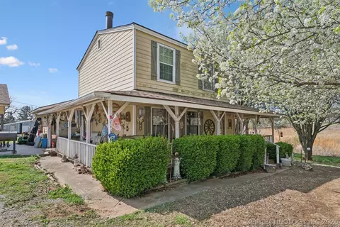22352 W Coyote Trl, Sand Springs, OK 74063