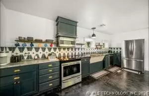 Kitchen - 216 Basin, Eucha, OK 74342 photo 1 of 2