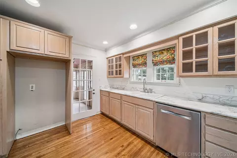 Kitchen - 2429 E 22nd Pl, Tulsa, OK 74114 photo 1 of 3
