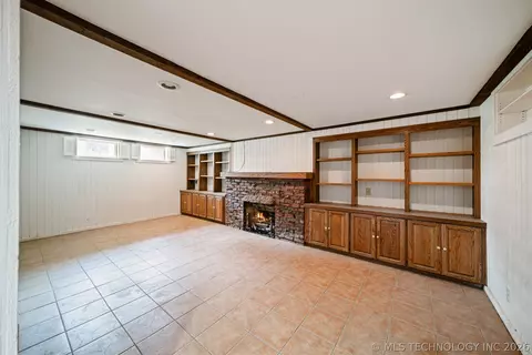 Living - 2429 E 22nd Pl, Tulsa, OK 74114 photo 4 of 5