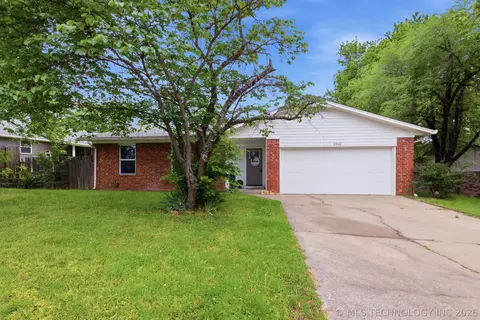 1922 S Muskogee St, Sapulpa, OK 74066