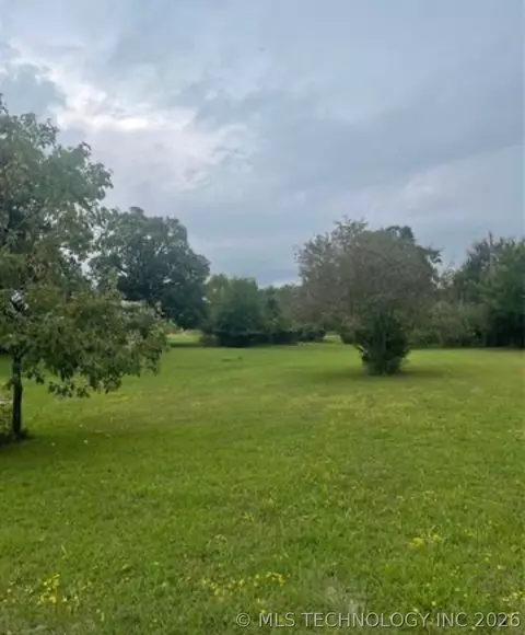 229 E Seminole Dr, Eufaula, OK 74432
