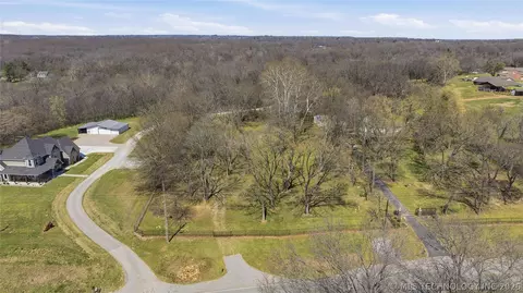 E 161st Street S, Coweta, OK 74429