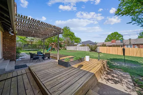Exterior - 3803 E 60th St, Tulsa, OK 74135 photo 5 of 8