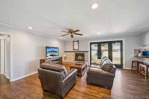 Living - 3803 E 60th St, Tulsa, OK 74135 photo 2 of 3