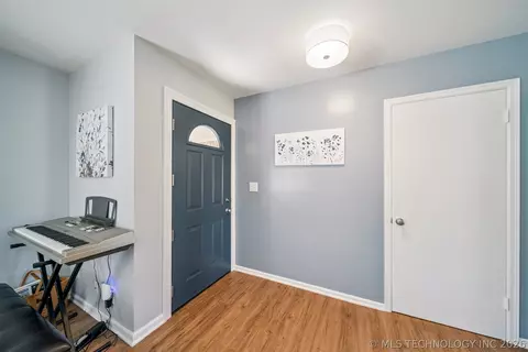 Entry Way - 3803 E 60th St, Tulsa, OK 74135 photo 1 of 2