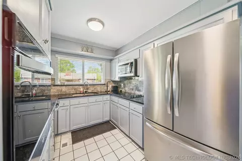 Kitchen - 3803 E 60th St, Tulsa, OK 74135 photo 1 of 4