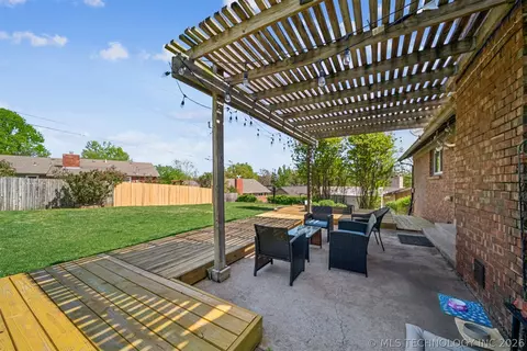 Exterior - 3803 E 60th St, Tulsa, OK 74135 photo 6 of 8