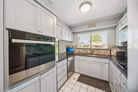 Kitchen - 3803 E 60th St, Tulsa, OK 74135 photo 2 of 4