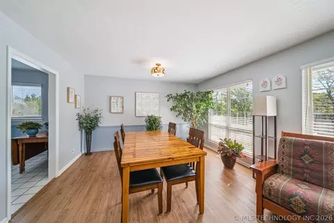 Dining - 3803 E 60th St, Tulsa, OK 74135 photo 1 of 2
