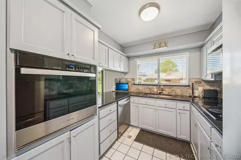 Kitchen - 3803 E 60th St, Tulsa, OK 74135 photo 2 of 4