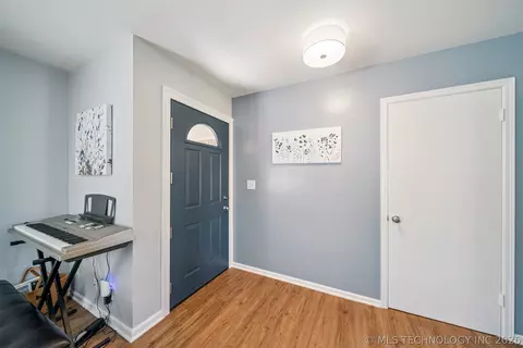 Entry Way - 3803 E 60th St, Tulsa, OK 74135 photo 1 of 2