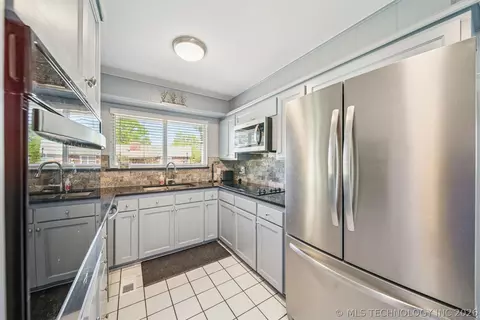 Kitchen - 3803 E 60th St, Tulsa, OK 74135 photo 1 of 4