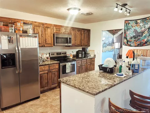Kitchen - 121 Gilbert Dr, Eufaula, OK 74432 photo 1 of 2
