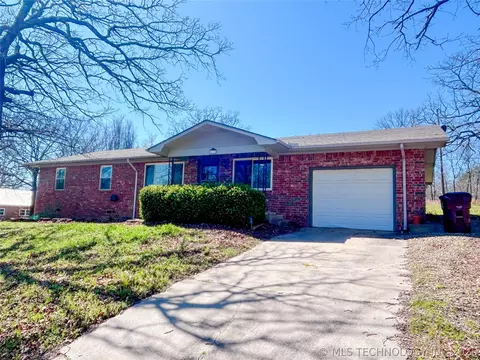 Exterior - 121 Gilbert Dr, Eufaula, OK 74432 photo 2 of 4