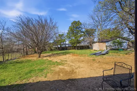 Exterior - 804 E Gardena, Ada, OK 74820 photo 7 of 7