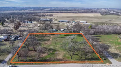 101 E St, Davis, OK 73030 photo 2