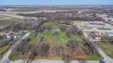 101 E St, Davis, OK 73030 photo 8