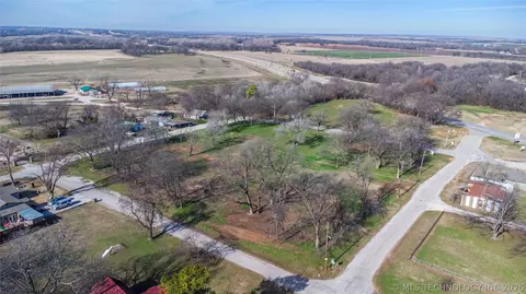 101 E St, Davis, OK 73030 photo 5